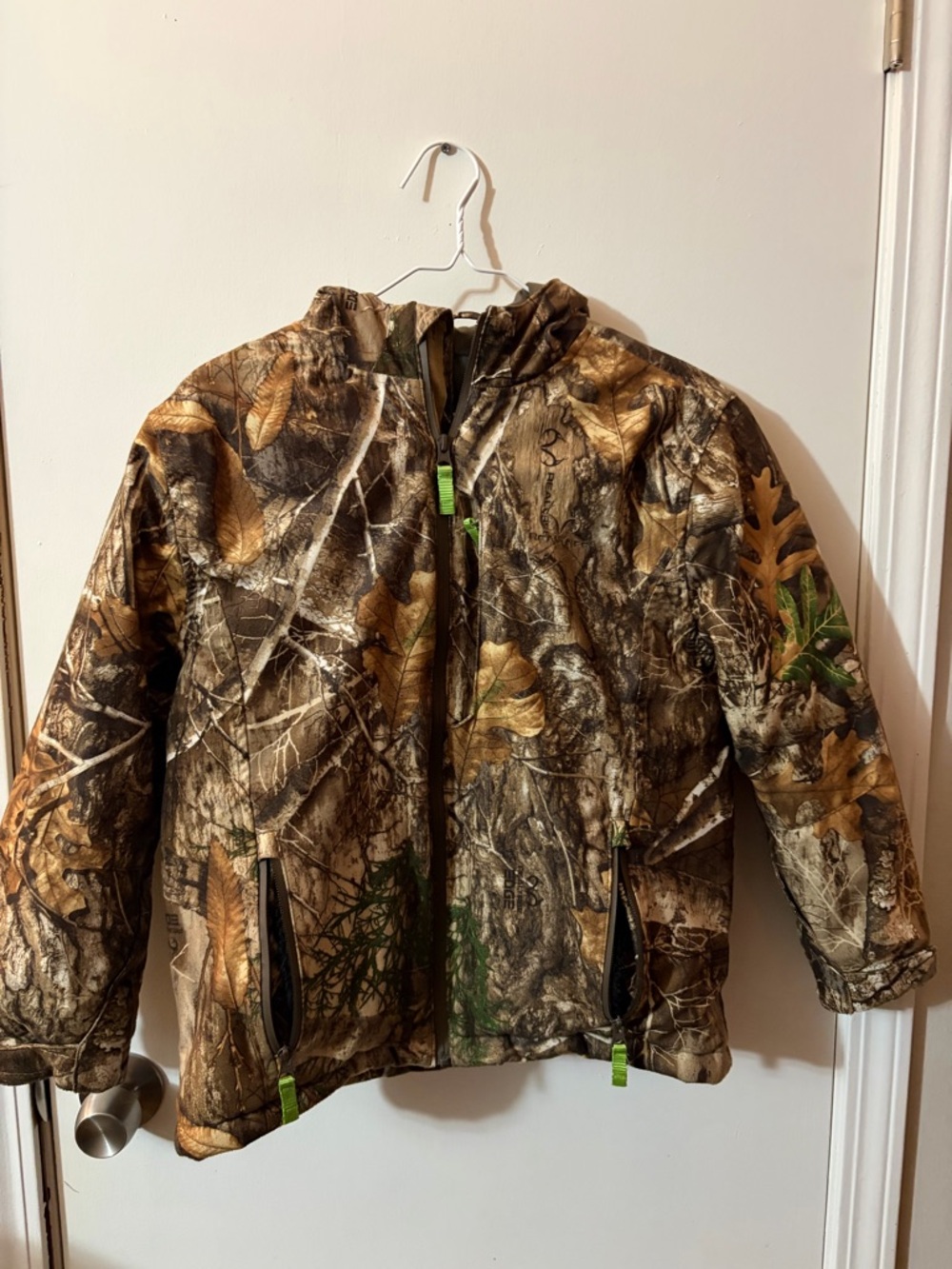 Boys Realtree Large Woodland Camo Hooded Heavy Jacket - Brown/Green Tote1